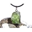 Peridot Kristall- / Rohsteinform Anhänger Silberöse (Olivin / Chrysolith) - Sonderqualität - ca. 3,2 cm x 1,8 cm x 1,1 cm (GKS)