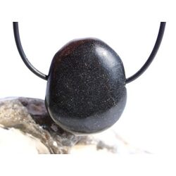 Basalt Scheibenstein / Schmuckstein gebohrt - Sonderqualit�t - ca. 3,2 cm x 2,7 cm x 1,1 cm