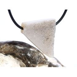 Chalcedon wei� Schmuckstein / Scheibenstein gebohrt - Handarbeit - Sonderqualit�t - ca. 2,8 cm x 2,7 cm x 0,9 cm