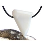 Chalcedon weiß Schmuckstein / Scheibenstein gebohrt - Handarbeit - Sonderqualität - ca. 3,2 cm x 2,4 cm x 0,8 cm