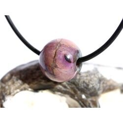 Sugilith mit Richterit Kugel gebohrt - Rarit�t - sch�ne Qualit�t - ca.15 mm