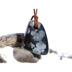 Schneeflockenobsidian Trommelstein gebohrt - ca. 2,3 cm x 2 cm x 1,2 cm