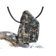 Hornblende mit Granat und Schiefer - XXL Scheibenstein gebohrt - Rarität - Handarbeit - ca. 4,3 cm x 2,8 cm x 0,7 cm