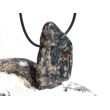 Hornblende mit Granat und Schiefer - XXL Scheibenstein gebohrt - Rarität - Handarbeit - ca. 4,3 cm x 2,8 cm x 0,7 cm