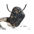 Hornblende mit Granat und Schiefer - XXL Scheibenstein gebohrt - Rarität - Handarbeit - ca. 4,7 cm x 3,9 cm x 0,5 cm