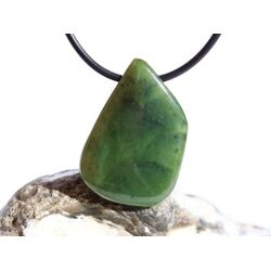 Nephrit-Jade Schmuckstein / Scheibenstein gebohrt -...