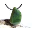 Nephrit-Jade Schmuckstein / Scheibenstein gebohrt - Sonderqualität - Handarbeit - ca. 3,3 cm x 2,3 cm x 0,7 cm