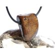 Bronzit Trommelstein gebohrt - Sonderqualität - ca. 2,6 cm x 2 cm x 1 cm