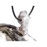 Schlangenhautachat Trommelstein gebohrt - Sonderqualität - ca. 2,7 cm x 1,4 cm x 1,3 cm