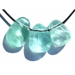 Fluorit gr�n Trommelsteine gebohrt - Sonderqualit�t - ca. 2,5 - 3 cm / ca. 10-15 g/St