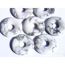 Magnesit Donut Edelstein 30 mm (4-6 mm stark)