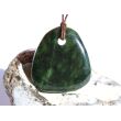 Nephrit-Jade XXL Schmuckstein / Scheibenstein gebohrt - Sonderqualität - ca. 4,2 cm x 3,8 cm x 1,1 cm