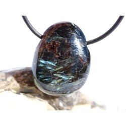 Anthophyllit Trommelstein / Scheibenstein gebohrt -...