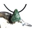 Prasem "Afrikanische Jade" Trommelstein gebohrt - ca. 2,2 cm x 1,8 cm x 1,5 cm - Sonderpreis wg. Makel -