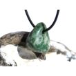 Prasem "Afrikanische Jade" Trommelstein gebohrt - ca. 2,2 cm x 1,8 cm x 1,5 cm - Sonderpreis wg. Makel -