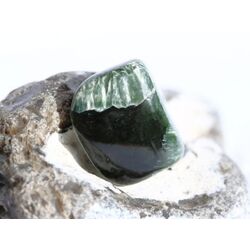 Seraphinit (Klinochlor) Trommelstein / Schmuckstein - Sonderqualit�t - ca. 2,7 cm x 2,6 cm x 1,3 cm