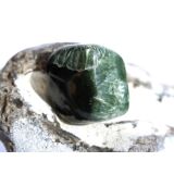 Seraphinit (Klinochlor) Trommelstein / Schmuckstein - Sonderqualität - ca. 2,7 cm x 2,6 cm x 1,3 cm