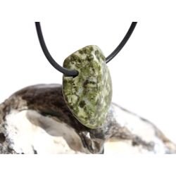 Schneeflockenepidot (Epidot-Feldspat) Trommelstein gebohrt - Sonderqualitt - ca. 2,7 cm x 1,9 cm x 1,1 cm (GKS)