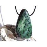 Rubin-Zoisit (Anyolith) XXXL Schmuckstein / Trommelstein gebohrt - AA-Sonderqualität - ca. 5,4 cm x 3,2 cm x 1,2 cm