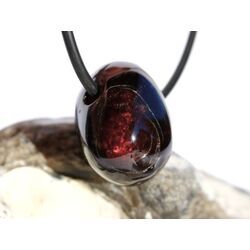 Granat rot Almandin Schimmer Trommelstein gebohrt - Sonderqualitt - ca. 2,1 cm x 1,6 cm x 1,5 cm