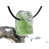 Peridot Kristall- / Rohsteinform mit Teilspitze, gebohrt (Olivin / Chrysolith) - Sonderqualität - ca. 2,6 cm x 2,1 cm x 1,4 cm