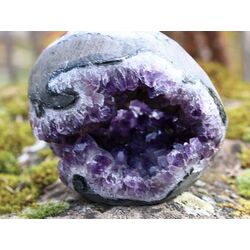 Amethyst Geode / Ladegeode dunkel (Uruquai) Handarbeit geschliffen/poliert - AAA-Sonderqualitt - ca. 12 cm x 12 cm x 10 cm