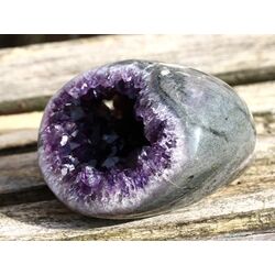 Amethyst Geode / Ladegeode dunkel (Uruquai) Handarbeit geschliffen/poliert - AAA-Sonderqualitt - ca. 13 cm x 9 cm x 14 cm