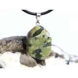 Serpentin Trommelstein Anhänger Öse - ca. 3,1 cm x 1,6 cm x 1 cm