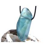 Fluorit blau "Regenbogenkristall" XXXL Schmuckstein / Trommelstein gebohrt - AA-Sonderqualität - Handarbeit - ca. 5,6 cm x 2,2 cm x 1,8 cm