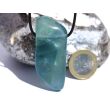 Fluorit blau "Regenbogenkristall" XXXL Schmuckstein / Trommelstein gebohrt - AA-Sonderqualität - Handarbeit - ca. 5,6 cm x 2,2 cm x 1,8 cm