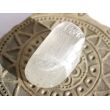 Selenit (Fasergips) "Regenbogenkristall" XXXL Trommelstein / Handschmeichler - Sonderqualität - ca. 5,7 cm x 3,1 cm x 2,9 cm - Sonderpreis wg. Makel -