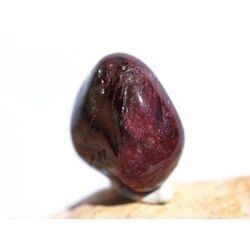 Turmalin rot (Rubellit) Trommelstein - Raritt - AA-Sonderqualitt - ca. 1,5 cm x 1,4 cm x 1 cm (GKS)