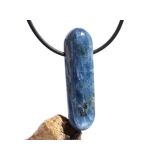Disthen blau "Silberschimmer" XXL Schmuckstein / Trommelstein gebohrt (Cyanit / Kyanit) - Sonderqualität - ca. 4,3 cm x 1,2 cm x 1,1 cm