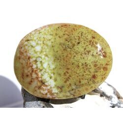 Opal grn Pistazienopal XXXL Trommelstein / Seifenstein / Massagestein - Raritt - Sonderqualit - ca. 6,4 cm x 4,9 cm x 1,8 cm (GKS)