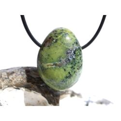 Serpentin mit Pyrit Trommelstein gebohrt - ca. 3,1 cm x 2,3 cm x 1,4 cm