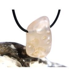 Chalcedon rosa (Rosenchalcedon) Trommelstein gebohrt - Sonderqualit�t - Rarit�t - ca. 3,3 cm x 2,1 cm x 1,8 cm