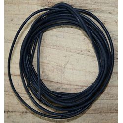 Ziegenlederband dunkelblau / marine (fein-weich), ca. 1,4 mm Durchm., ca. 1 m lang