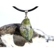 Serpentin Trommelstein Anhänger Öse - ca. 3,1 cm x 1,3 cm x 1,2 cm