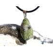 Serpentin Trommelstein Anhänger Öse - ca. 3,1 cm x 1,3 cm x 1,2 cm