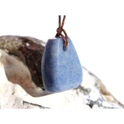Blauquarz Schmuckstein gebohrt - Handarbeit - sch�ne Qualit�t - ca. 2,4 cm x 1,9 cm x 1 cm