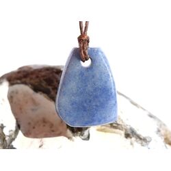 Blauquarz Schmuckstein gebohrt - Handarbeit - sch�ne Qualit�t - ca. 2,4 cm x 1,9 cm x 1 cm