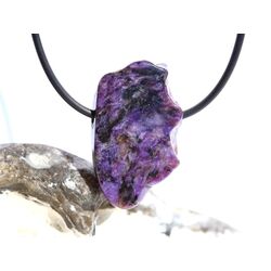 Charoit Schmuckstein / Scheibenstein gebohrt - Sonderqualit�t - Rarit�t - Handarbeit - ca. 3,3 cm x 2,1 cm x 0,7 cm
