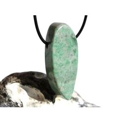 Jadeit (Jade / Burmajade) grn XXXL Schmuckstein / Scheibenstein gebohrt - Sonderqualitt - Handarbeit - ca. 5,1 cm x 2,1 cm x 1,1 cm