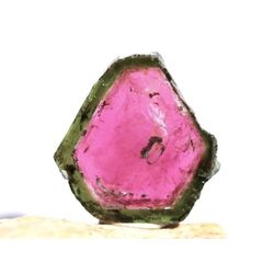 Wassermelonenturmalin Kristallquerschnitt / Scheibenstein Aufbewahrungsbox - Raritt - AAA-Sonderqualitt - ca. 1,5 cm x 1,4 cm x 0,4 cm (GKS)