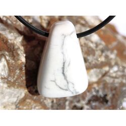 Magnesit Schmucksteine / Trommelsteine gebohrt - Sonderqualit�t - ca. 2,8 - 3,2 cm / 15-18 g/St