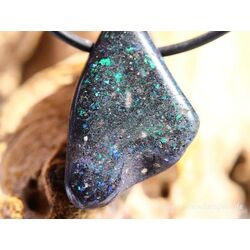 Honduras-Opal (Blackopal) Trommelstein gebohrt - Sonderqualitt - Raritt - ca. 2,8 cm x 1,9 cm x 1 cm (Fairer Handel / GKS)