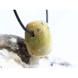 Serpentin mit Stichtit (Atlantisit) Trommelstein gebohrt - ca. 2,7 cm x 2,1 cm x 1,9 cm