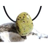 Serpentin mit Stichtit (Atlantisit) Trommelstein gebohrt - Sonderqualität - ca. 2,7 cm x 2 cm x 1,7 cm