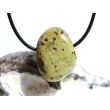 Serpentin mit Stichtit (Atlantisit) Trommelstein gebohrt - Sonderqualität - ca. 2,7 cm x 2 cm x 1,7 cm