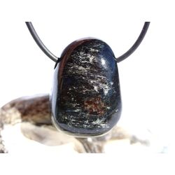 Anthophyllit Trommelstein gebohrt - Sonderqualit�t - ca. 3,1 cm x 2,3 cm x 1,5 cm